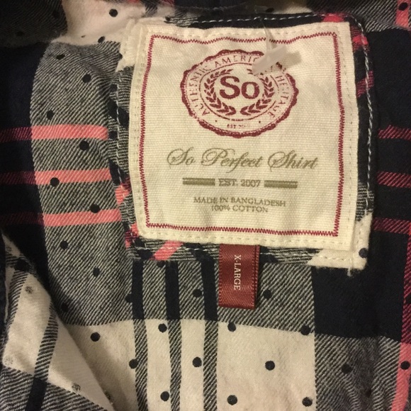 So perfect shirt women’s size XL - Picture 3 of 3